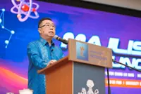 Minister urges mindset shift in tech push