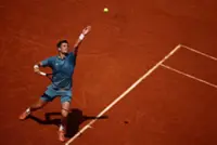 Tennis-French Open gets under way with Coldplay song on strings, heat on clay