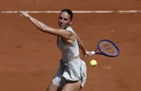 Tennis-Ukraine's Kostyuk keeps focus in Paris after missile strike near parents' home
