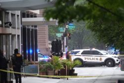 Gunman dies in shootout outside White House