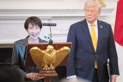 Trump throws weight behind Japan's Takaichi in meeting with Xi, Yomiuri says