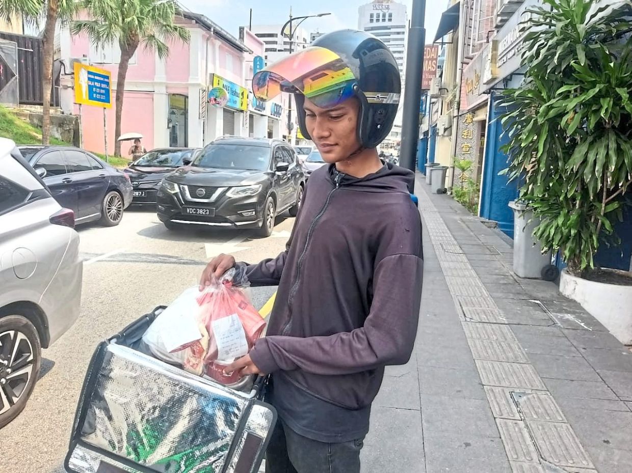 Danial hopes the Mid-East conflict will not drag until 2027.