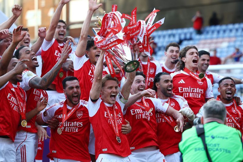 Having secured the title when Manchester City dropped points in midweek, Mikel Arteta's Arsenal received the ​trophy at Selhurst Park following a 2-1 win over Crystal ⁠Palace.