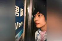 Mayday singer Ashin apologises after toilet selfie in Beijing sparks fan frenzy