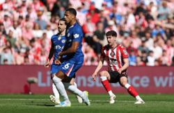Soccer-Sunderland secure European spot with win over Chelsea