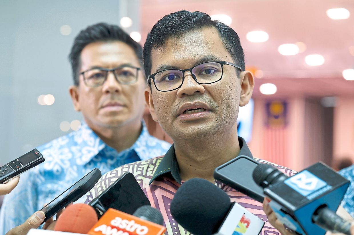 Continuous effort will be made to assist workers affected by the global crisis, says Economy Minister Akmal Nasrullah Mohd Nasir.