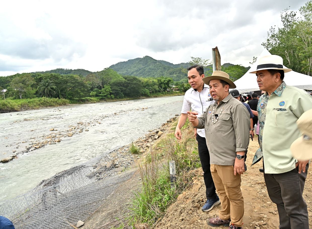The Sabah government’s swift installation of three water pumps at the Kampung Piasau Irrigation Scheme in the northern rice bowl region of Kota Belud is expected to prepare 162ha of padi fields for the main planting season in July.