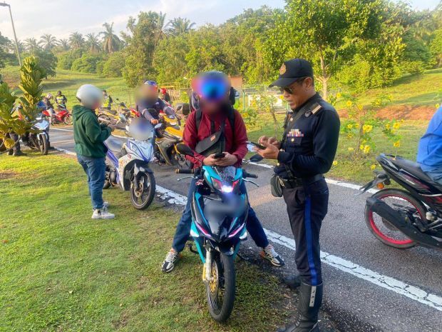 The special operation was aimed at improving compliance with road laws while increasing public awareness of road safety and responsibility.