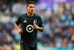 Soccer-Rodriguez, Diaz headline Colombia World Cup squad
