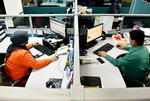 High-tech skills a buffer from cuts