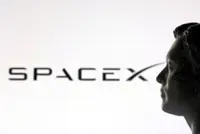 SpaceX debut draws a crowd