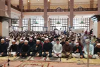 PM Anwar performs Aidiladha prayers with 10,000 congregants at Masjid Putra