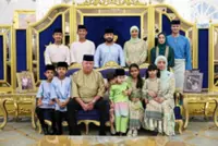 King, Queen share Aidiladha meal with family