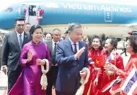 Top Vietnamese leader begins official visit to Thailand