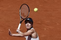 Tennis-Svitolina dismantles Quevedo to reach French Open third round