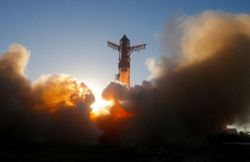 US funds set aside cash as SpaceX and OpenAI prepare to go public, analysts say
