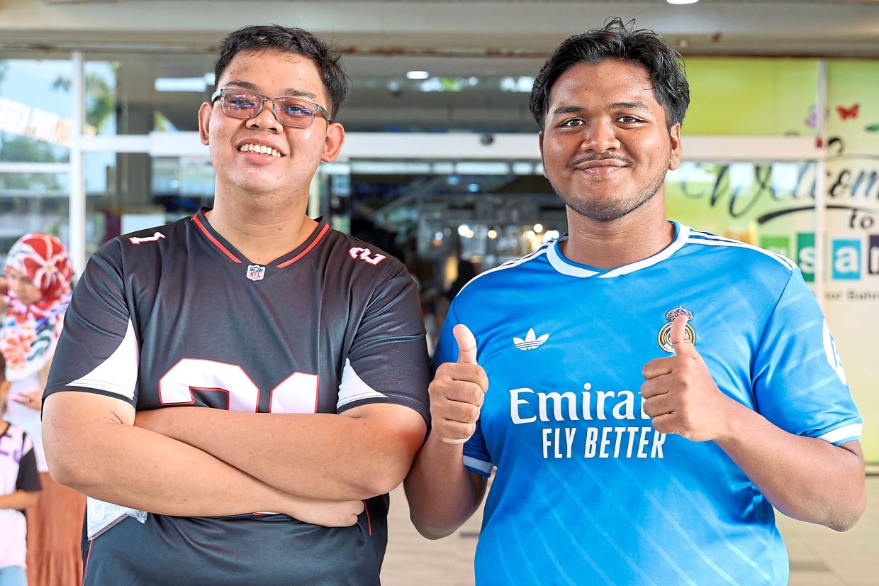 Qusyairi (left) and Abdul Gapar have taken an interest in vintage items.