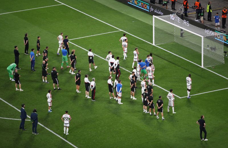Soccer-Distraught Rayo players rue missed chances in Conference League final loss to Palace