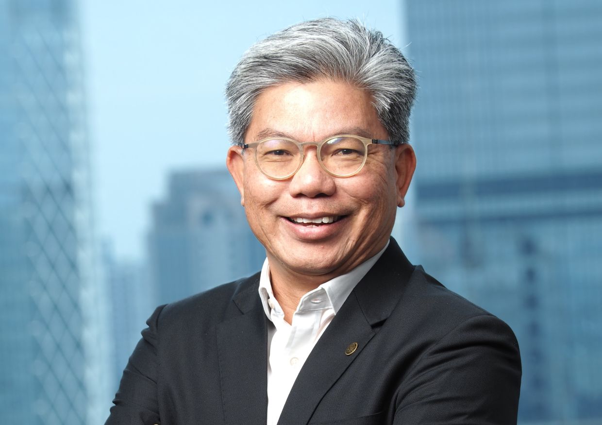 Quarterly revenue fell to RM14.92bil from RM16.87bil in the previous comparative quarter.