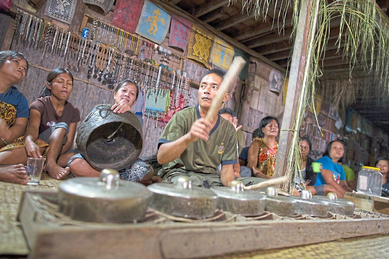 The engkerumung is a traditional Iban musical instrument that is played to accompany the traditional ngajat dance. Photo: Filepic