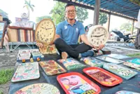 Shared passion for vintage finds at Tampoi market