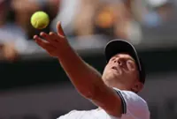 Tennis-Davidovich Fokina left stunned as coach quits by text message during French Open