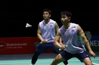 Sze Fei-Izzuddin overcome compatriots Arif-Roy King to reach S'pore Open q-finals