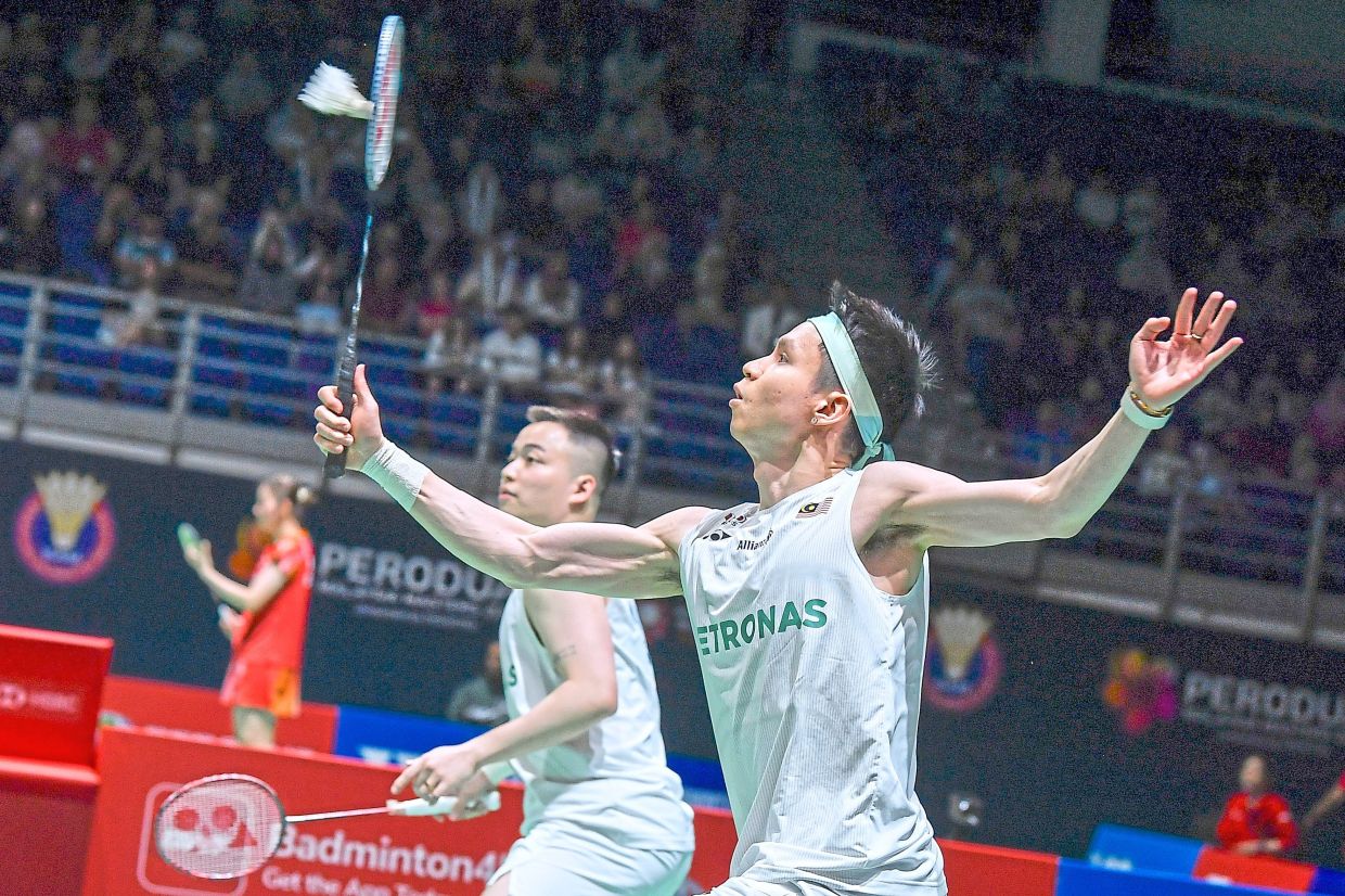 World No. 2 Aaron-Wooi Yik stormed into the last eight after defeating England’s world No. 13 Ben Lane-Sean Vendy.