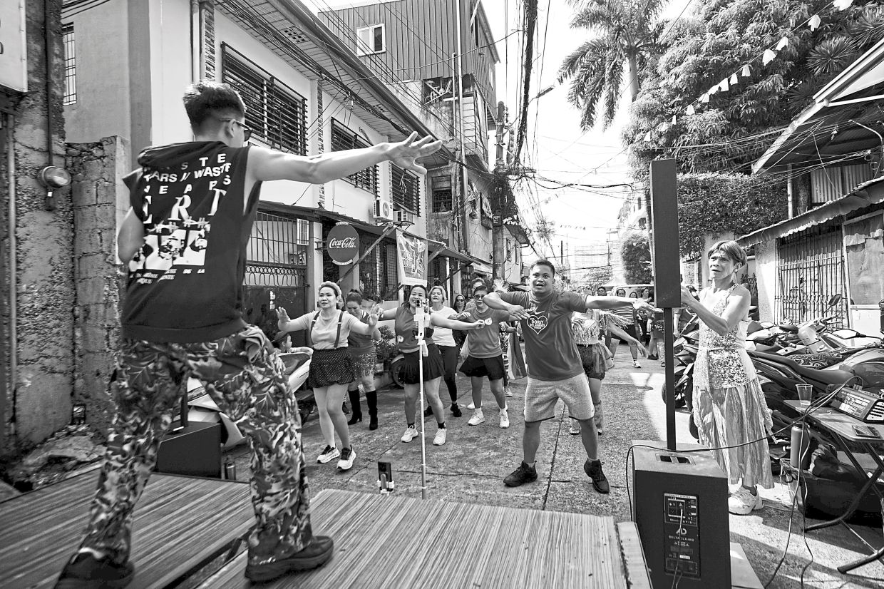Music volumes are often subjectively higher in outdoor fitness classes because instructors must compete with ambient noise such as traffic, wind and city sounds. — Pexels