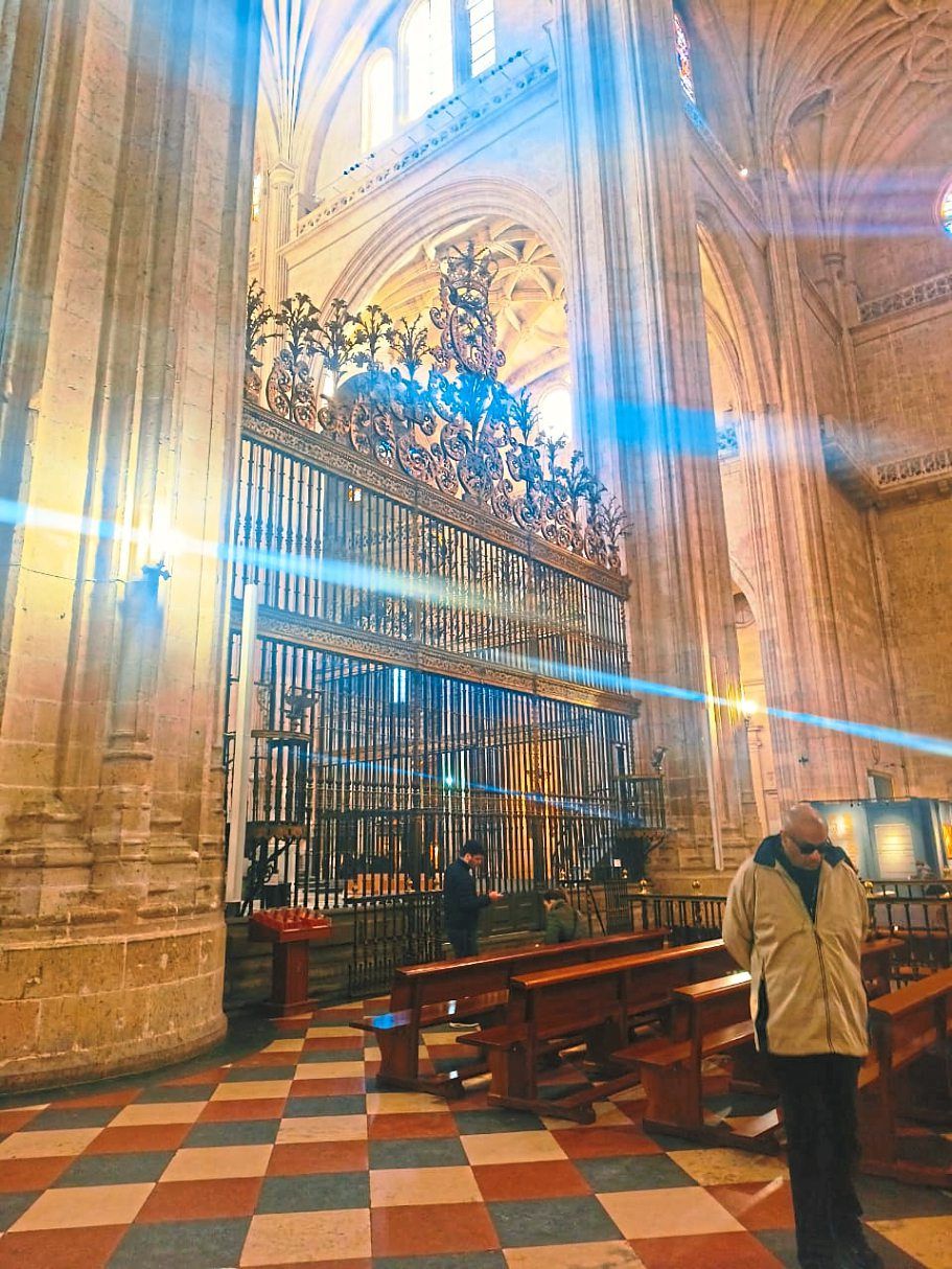 One of the many chapels located in Segovia Cathedral.