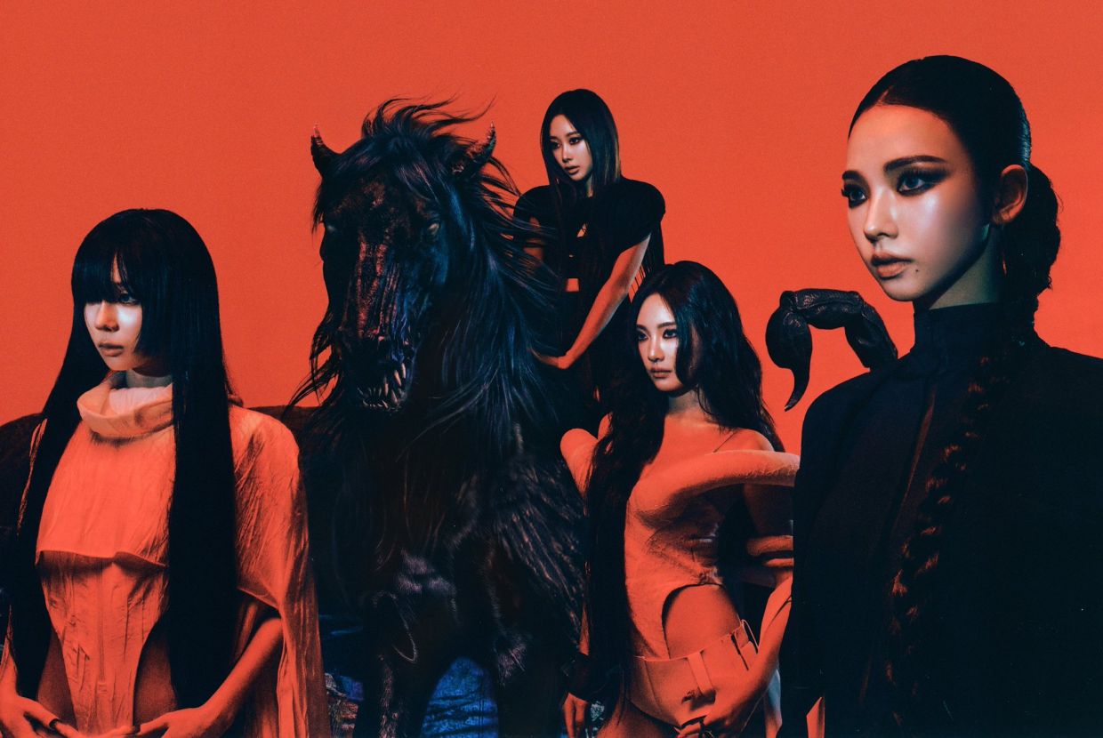 The members described the album's genre-spanning track list as one of its biggest strengths.