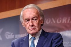 Democratic senator wants TikTok US JV, Oracle to answer questions on platform safeguards