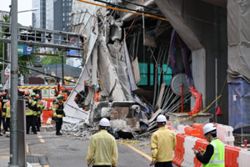 South Korean police search Seoul city offices, builders over deadly overpass collapse