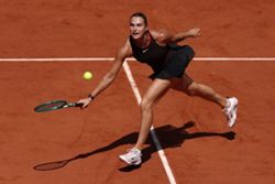 Tennis-Sabalenka sees off Kasatkina to reach French Open fourth round