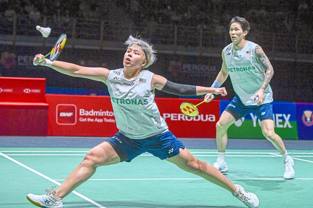 “Ee Wei suffered a left knee injury during the quarter-finals of the Singapore Open on Saturday. She has received treatment and is currently being monitored by the medical team,’’ said Rexy.