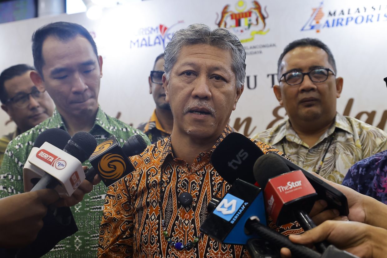 The country's tourism sector performance in the first quarter of this year remained strong, reflecting the effectiveness of the government's promotional initiatives.