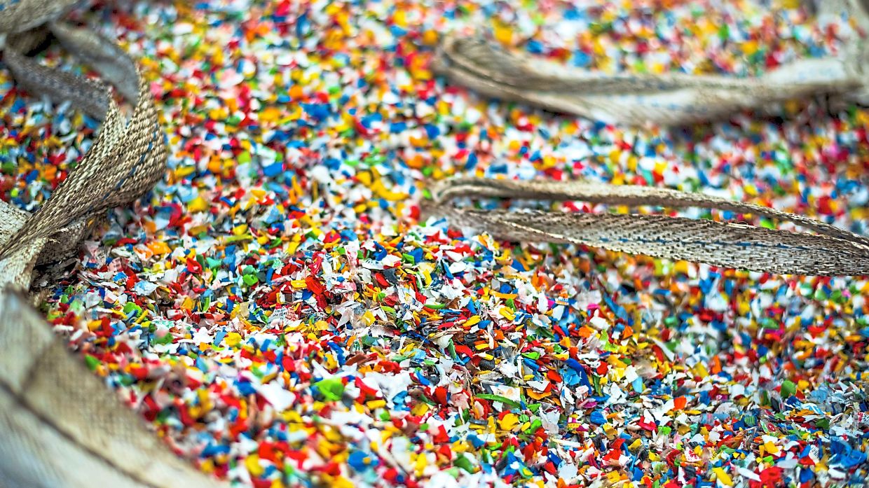 Microplastics in the atmosphere are heating the planet, magn