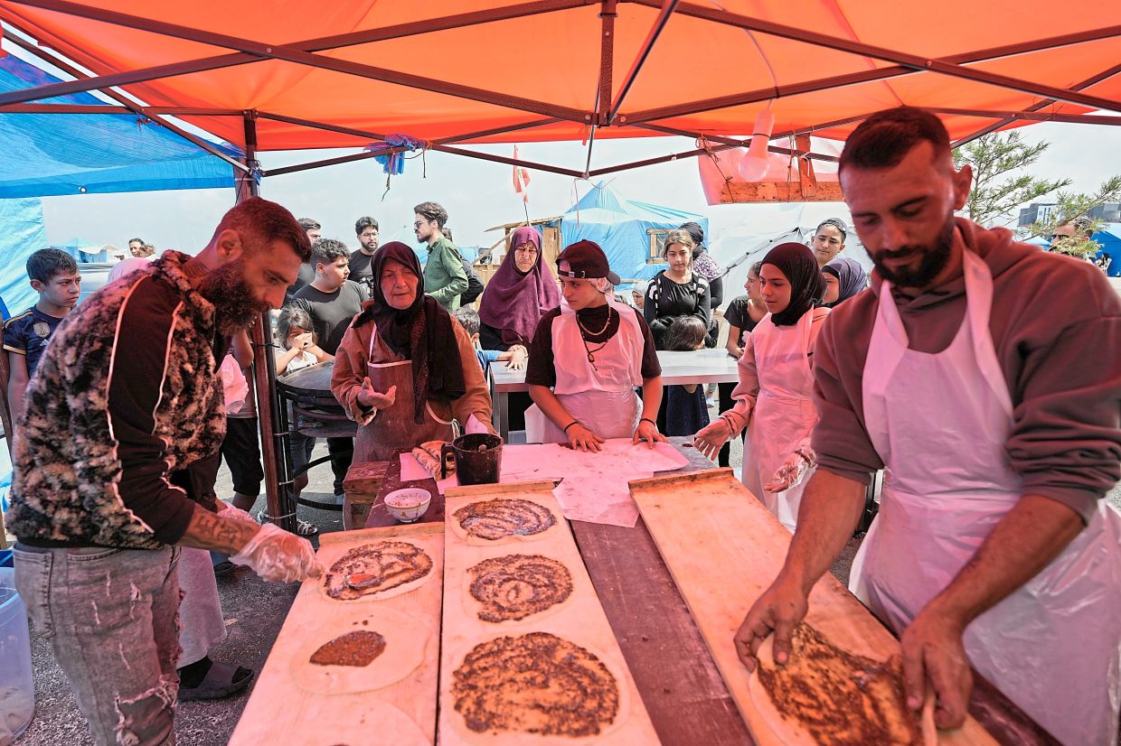 Members of the community not just volunteer at the bakery but also bring ingredients like flour and yeast, as well as other things needed to make the flatbread.