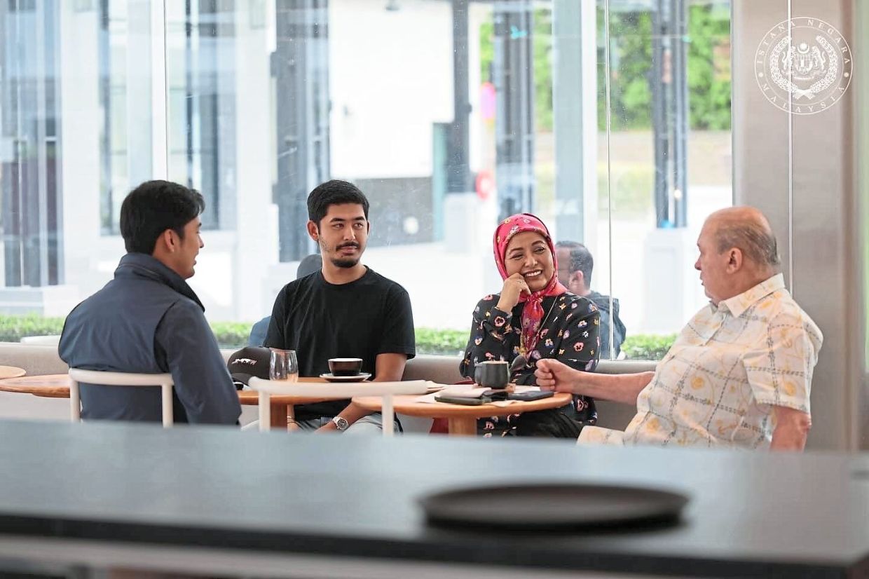 The King and Queen sharing a light moment with two of their children during a casual outing at a cafe in Johor Baru.— All photos from Sultan Ibrahim Sultan Iskandar’s Facebook page