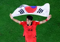 Soccer-South Korea defender Cho ruled out of World Cup