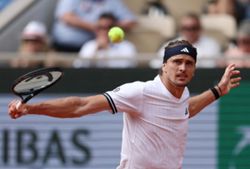 Tennis-Zverev spoils lucky loser De Jong's birthday with straight sets victory