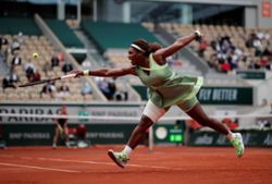 Tennis-Serena to make much-awaited return at Queen's Club Championships