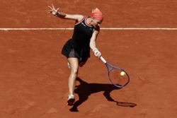 Tennis-Shnaider reaches maiden Grand Slam quarter-final with upset victory over Keys