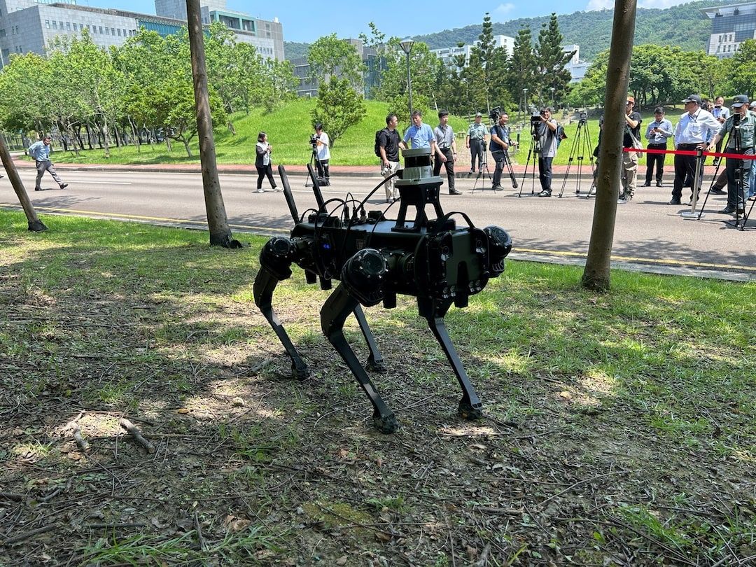 The Taiwan military’s top weapons development institute showed off on Tuesday (June 2) three robot patrol dogs that could one day be used on Taiwan’s islands in the disputed South China Sea.