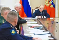Russia seeks growth as economy creaks