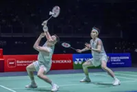 Aaron-Wooi Yik slip to world No. 3