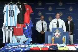Soccer-Toronto police seize $2.5 million worth of fake soccer gear ahead of World Cup