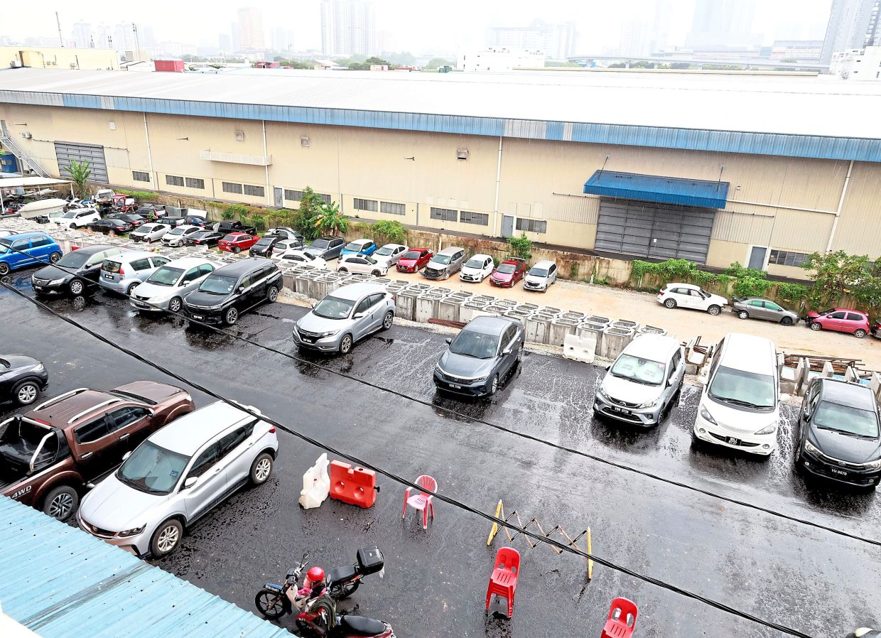 A new RM4mil open-air parking facility scheduled to be fully completed this August is expected to reduce parking problems for three places of worship located along Persiaran Kewajipan in Subang Jaya, Selangor.