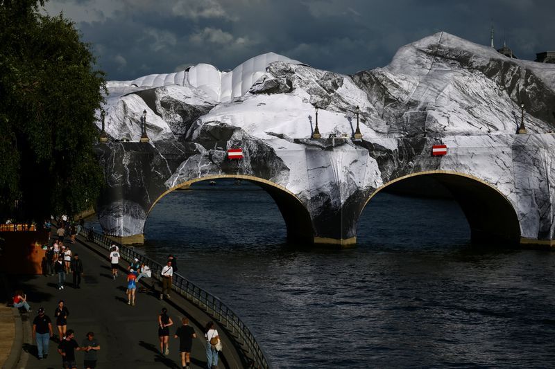 The installation ​was due to open to the ⁠public on June 6 ⁠for three weeks.