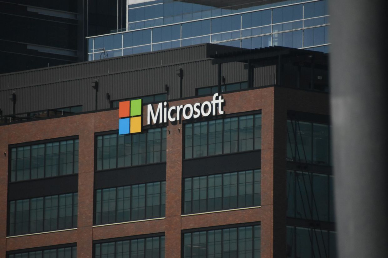 Microsoft on Tuesday unveiled its own cutting-edge artificial intelligence models in San Francisco, a crucial step toward reducing its dependence on OpenAI, the creator of ChatGPT.